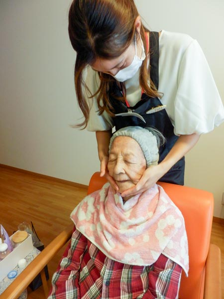 〈ケアハウス〉訪問美容