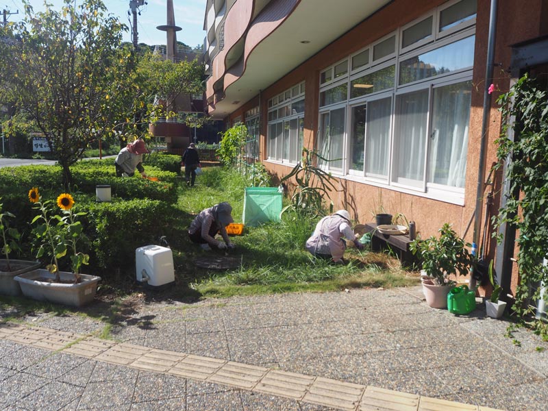 民生委員さんとの美化活動